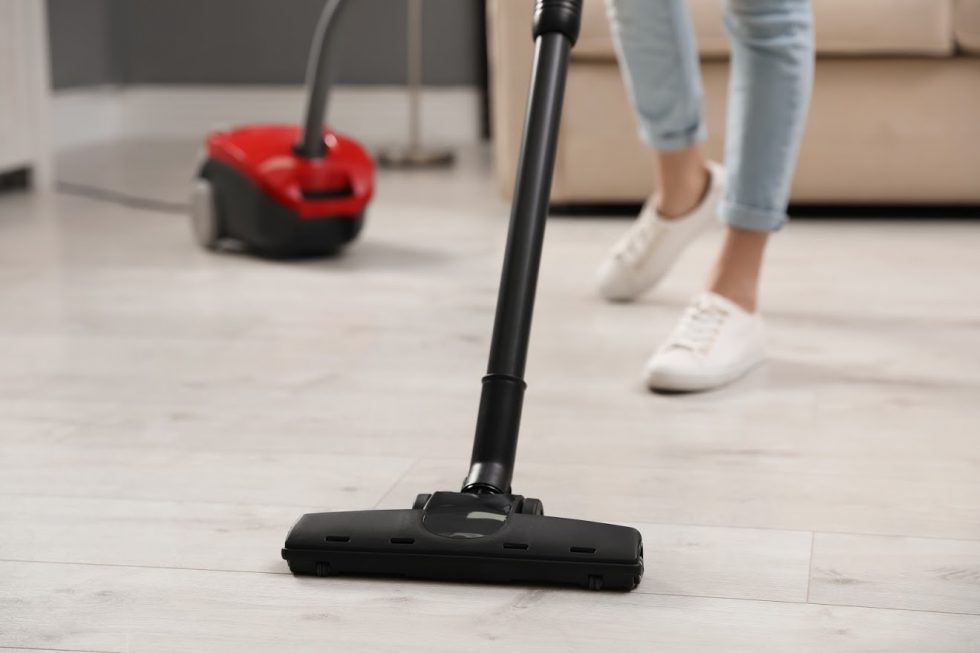 Mẹo sử dụng máy hút bụi tiết kiệm điện và an toàn